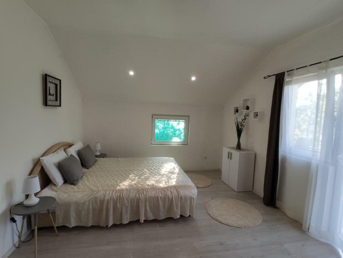 Forest Apartment Niksic Ngoại thất bức ảnh