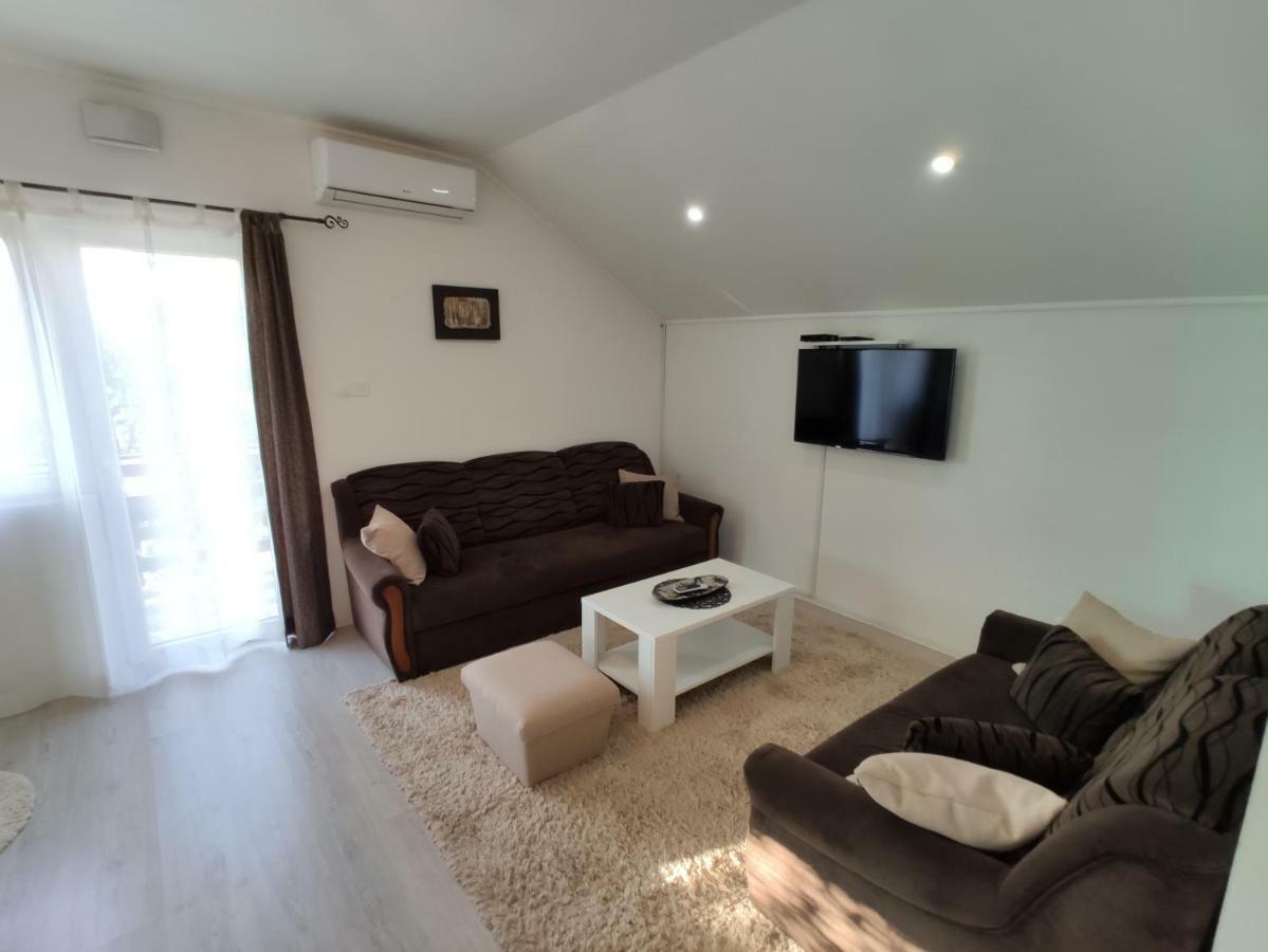 Forest Apartment Niksic Ngoại thất bức ảnh